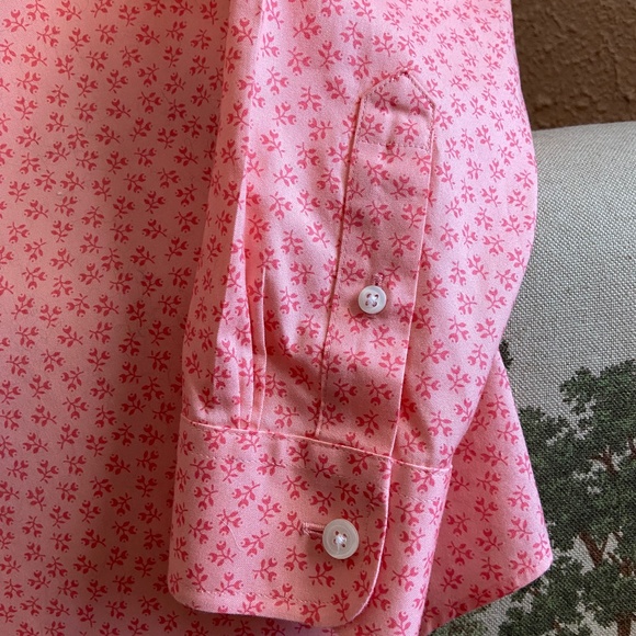 NWOT L.L. Bean Wrinkle-free Blouse, XS, peach floral print - Picture 3 of 7